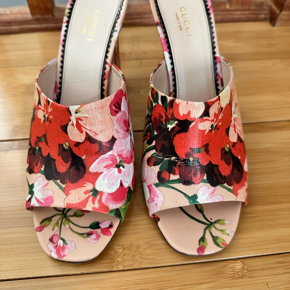 Gucci Floral Red Pink Open-Toe Mules